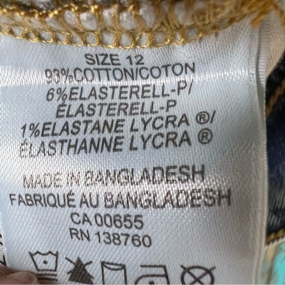 Pennington’s Acid Wash Jeans with Slit Hem Size 12 - Picture 11 of 11